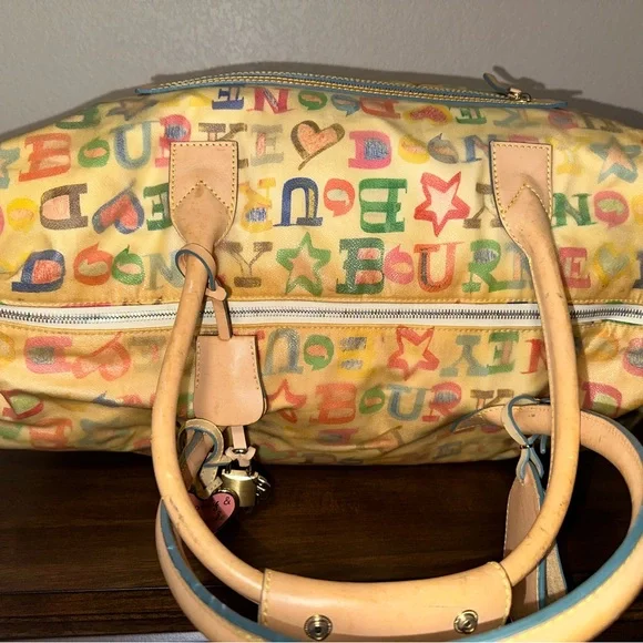 Dooney & Bourke Vintage travel bag. - Picture 16 of 16